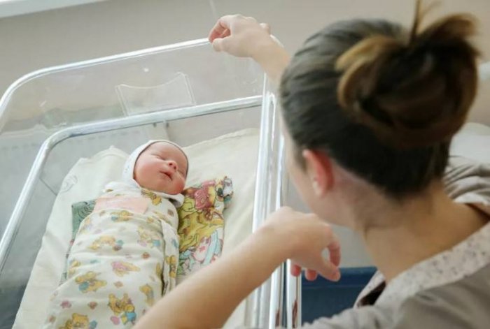 В 2023 году российские семьи с детьми до 17 лет и беременные женщины будут получать единое пособие.